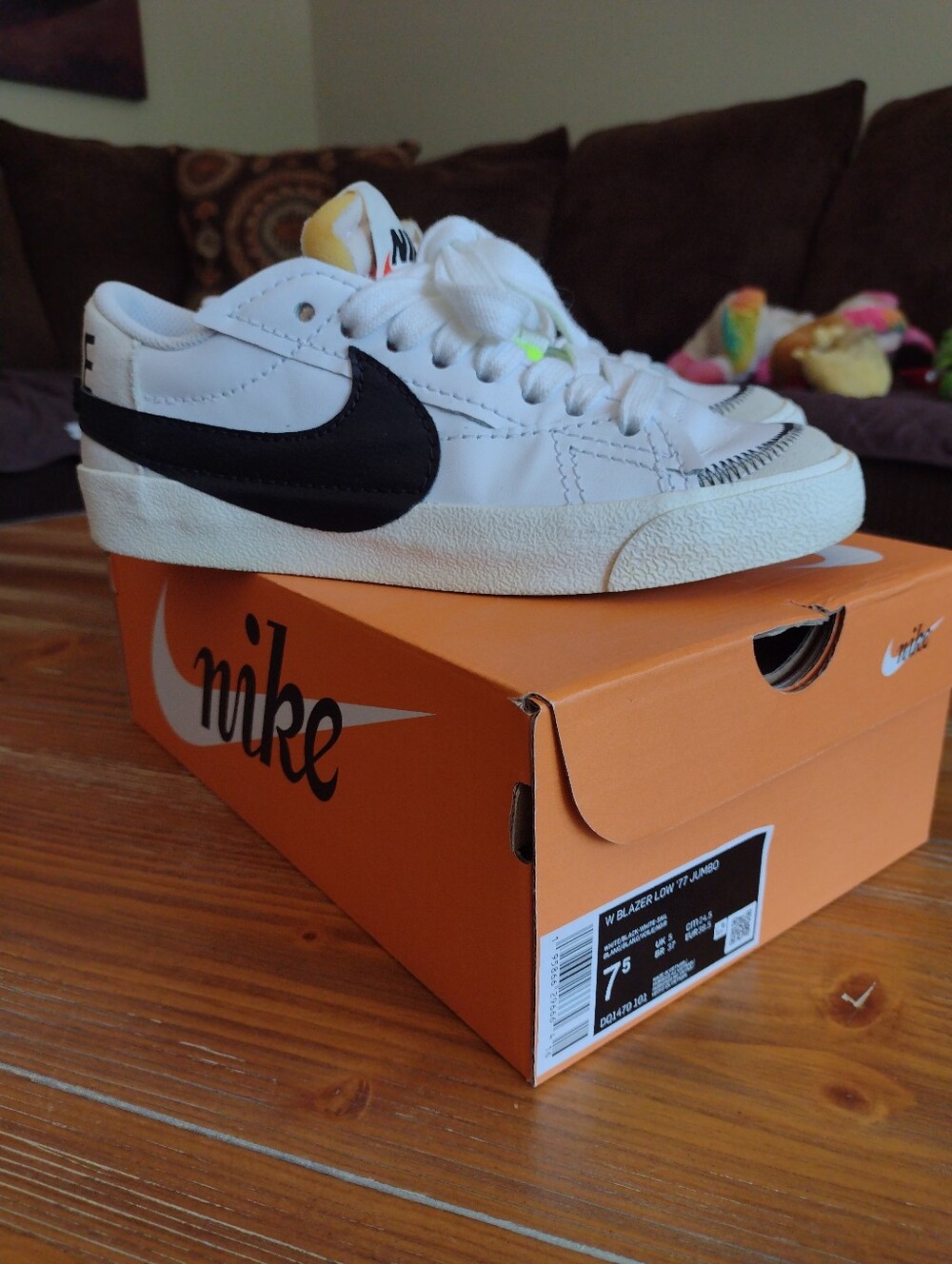 Nike Women's Blazer Low '77 Jumbo Size 7.5